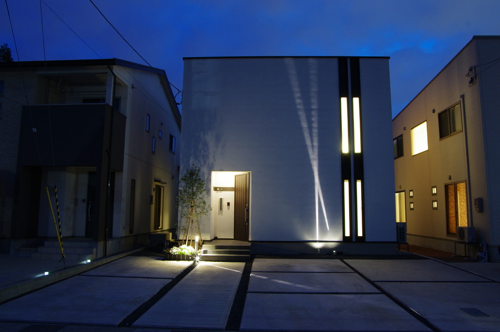 Inspiration for a world-inspired house exterior in Tokyo Suburbs.