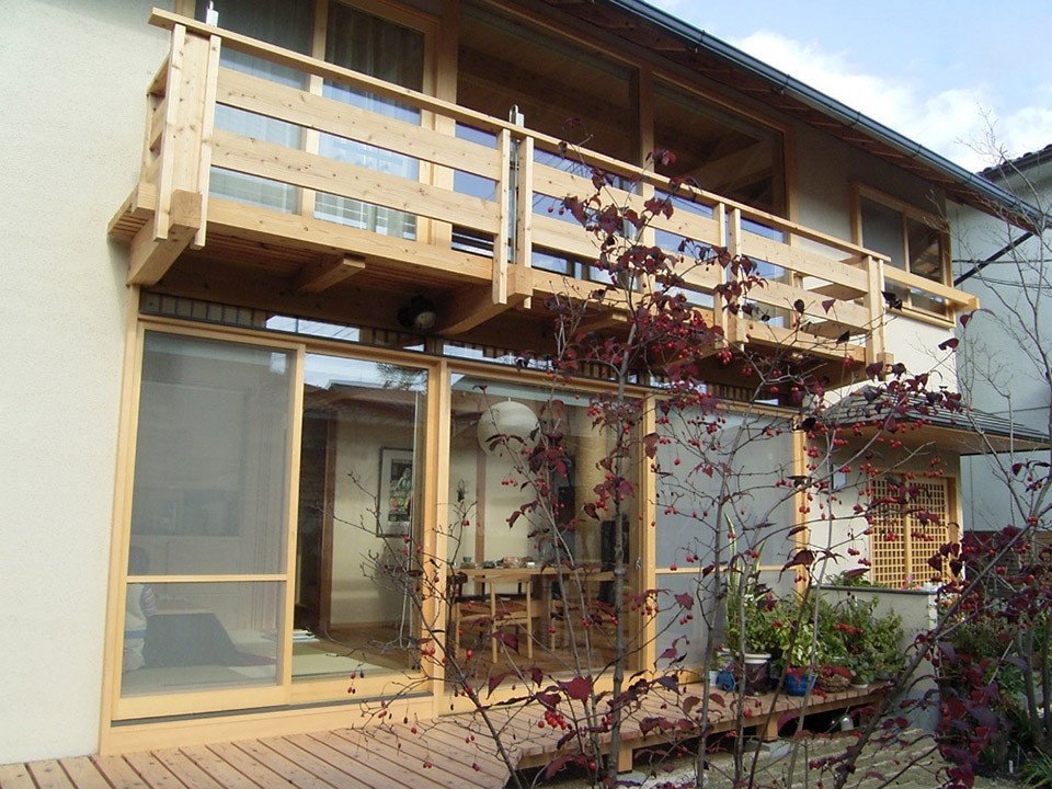 京都にあるラグジュアリーな中くらいな和風のおしゃれな家の外観の写真