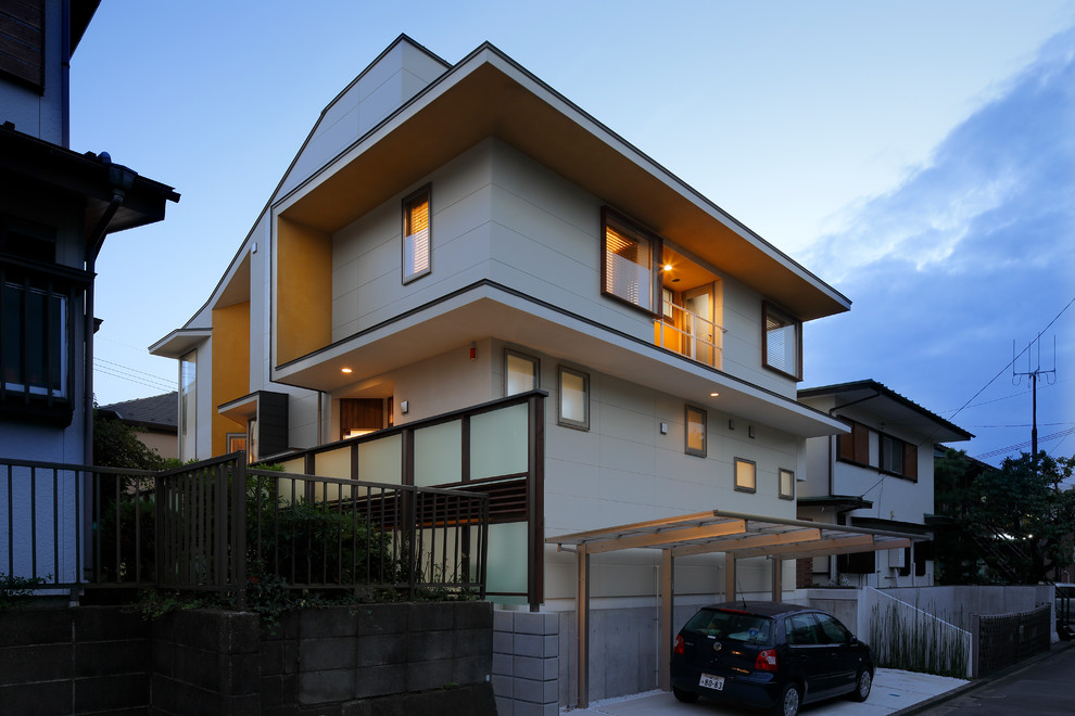 横浜にあるコンテンポラリースタイルのおしゃれな家の外観の写真
