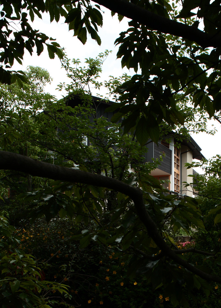 京都にあるカントリー風のおしゃれな家の外観の写真