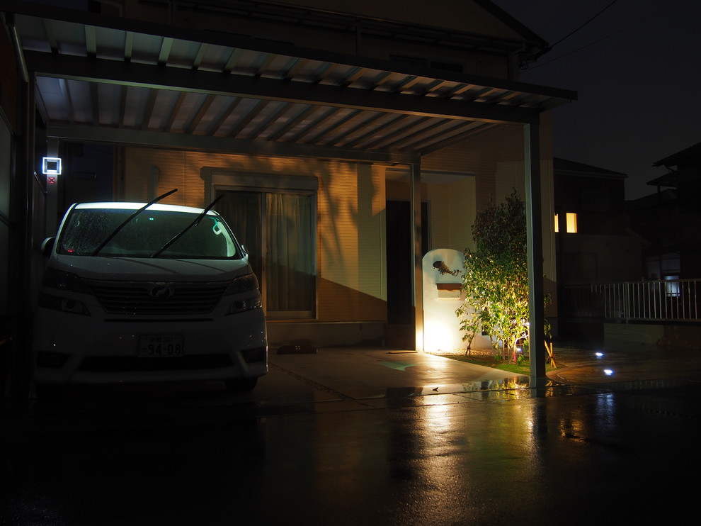 This is an example of a world-inspired house exterior in Tokyo Suburbs.