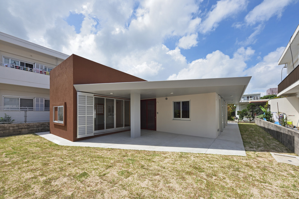 Modernes Haus mit bunter Fassadenfarbe in Sonstige