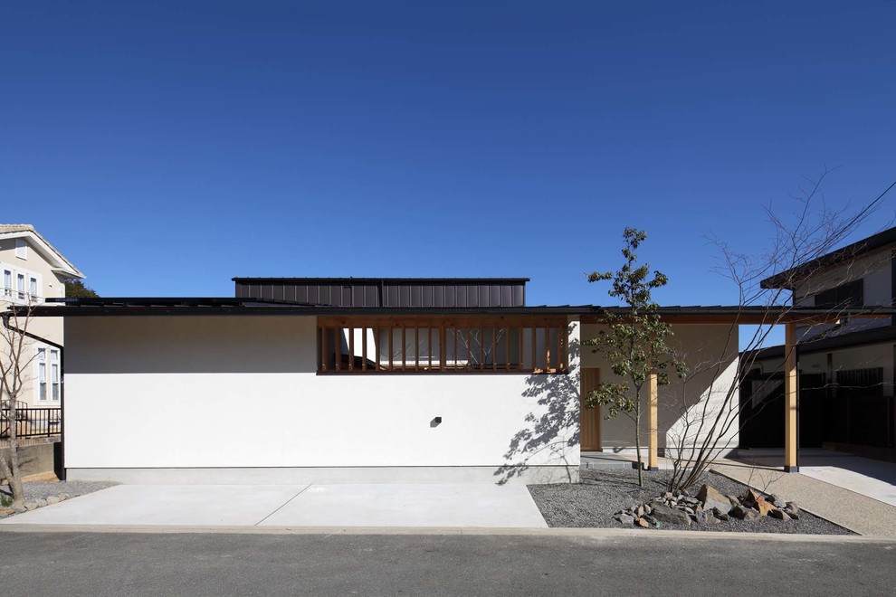 Inspiration for an asian exterior home remodel in Kyoto