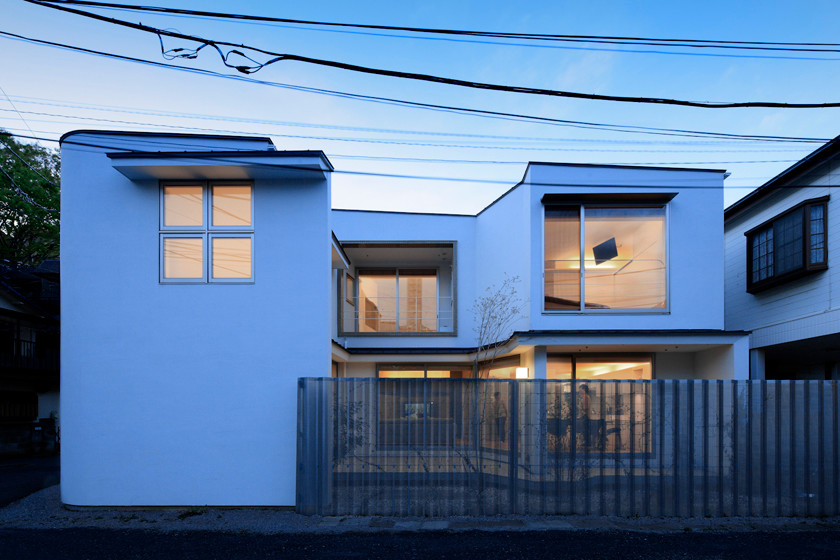 Photo of a contemporary house exterior in Tokyo.