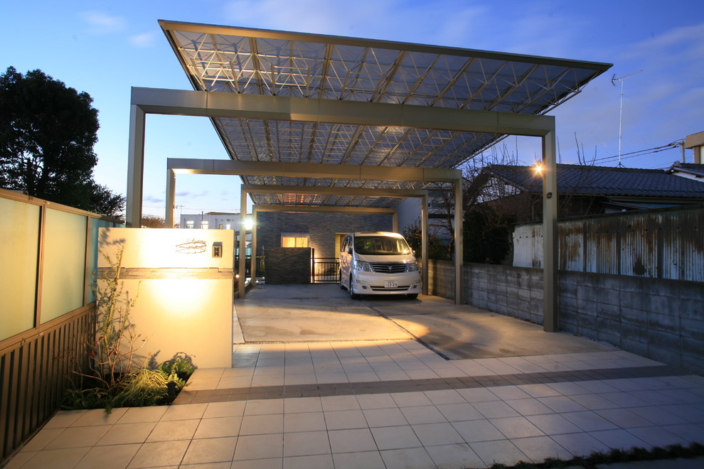 Inspiration for a contemporary exterior home remodel in Tokyo Suburbs