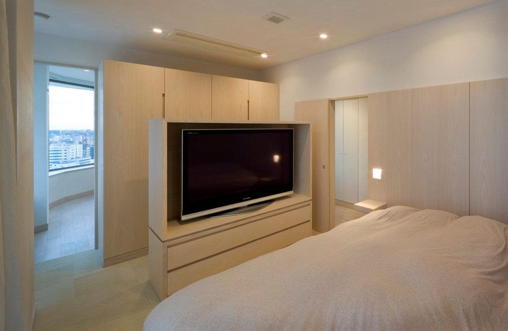 Design ideas for a contemporary bedroom in Tokyo Suburbs.