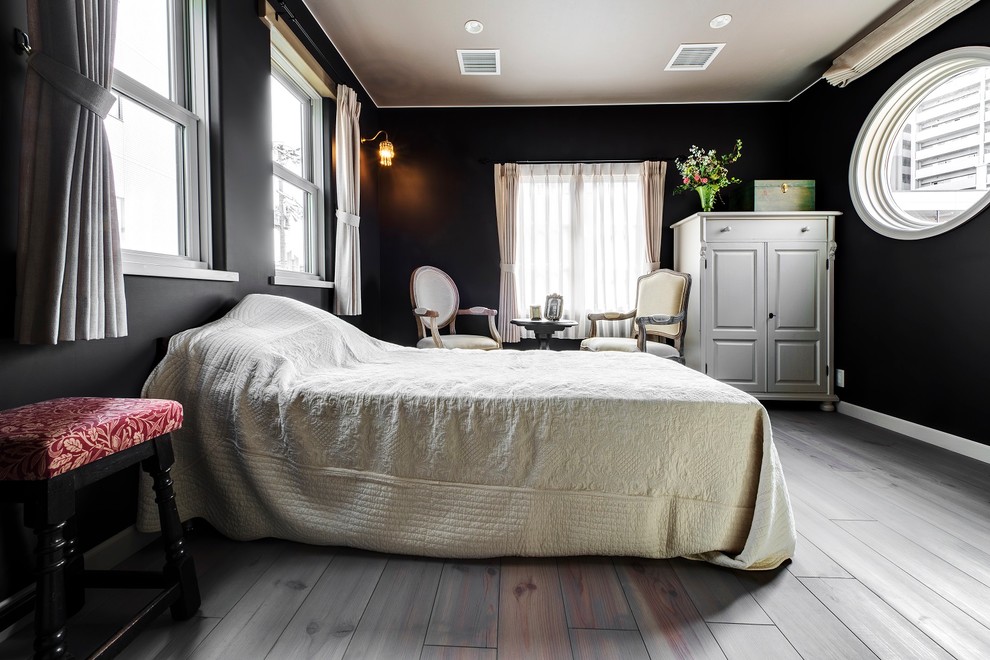 Design ideas for a classic bedroom in Tokyo Suburbs with black walls, painted wood flooring and grey floors.
