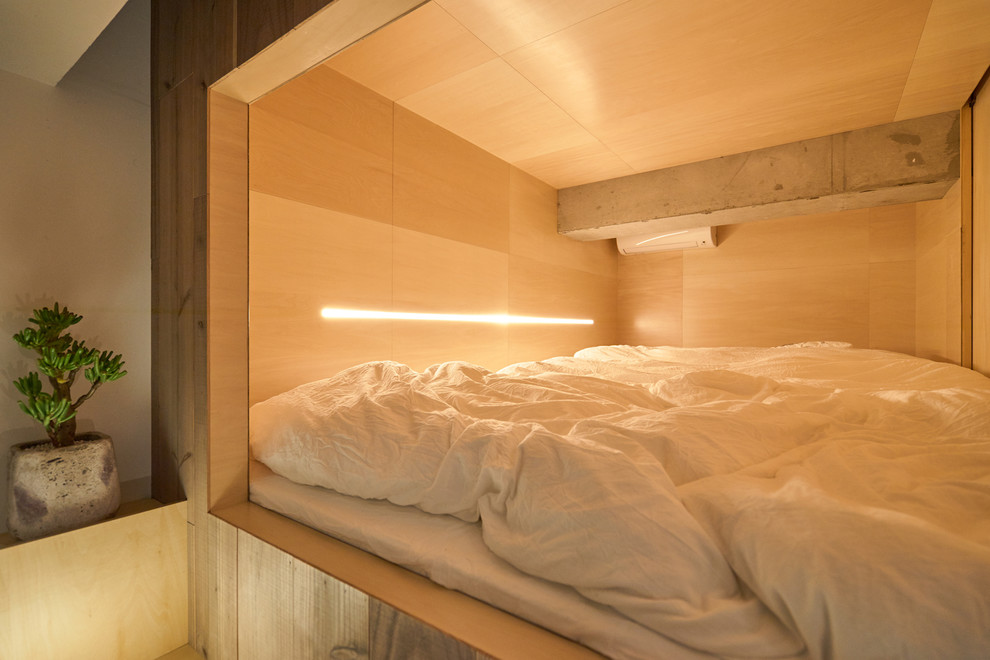 Inspiration for a modern bedroom in Other.