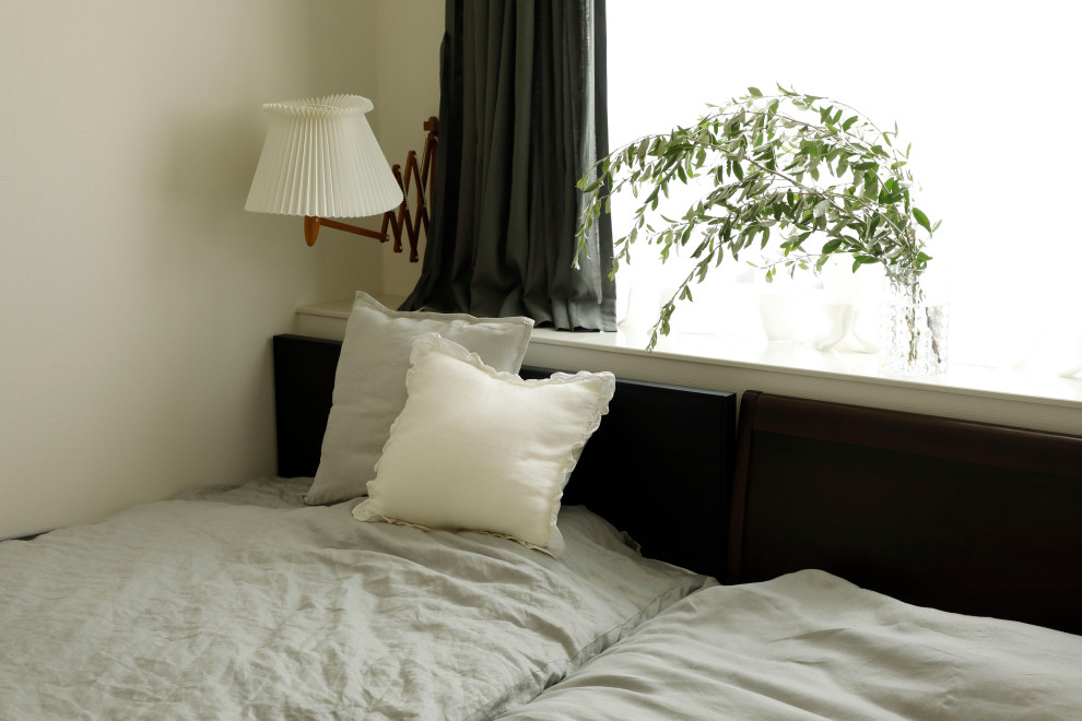 Photo of a scandi bedroom in Tokyo.