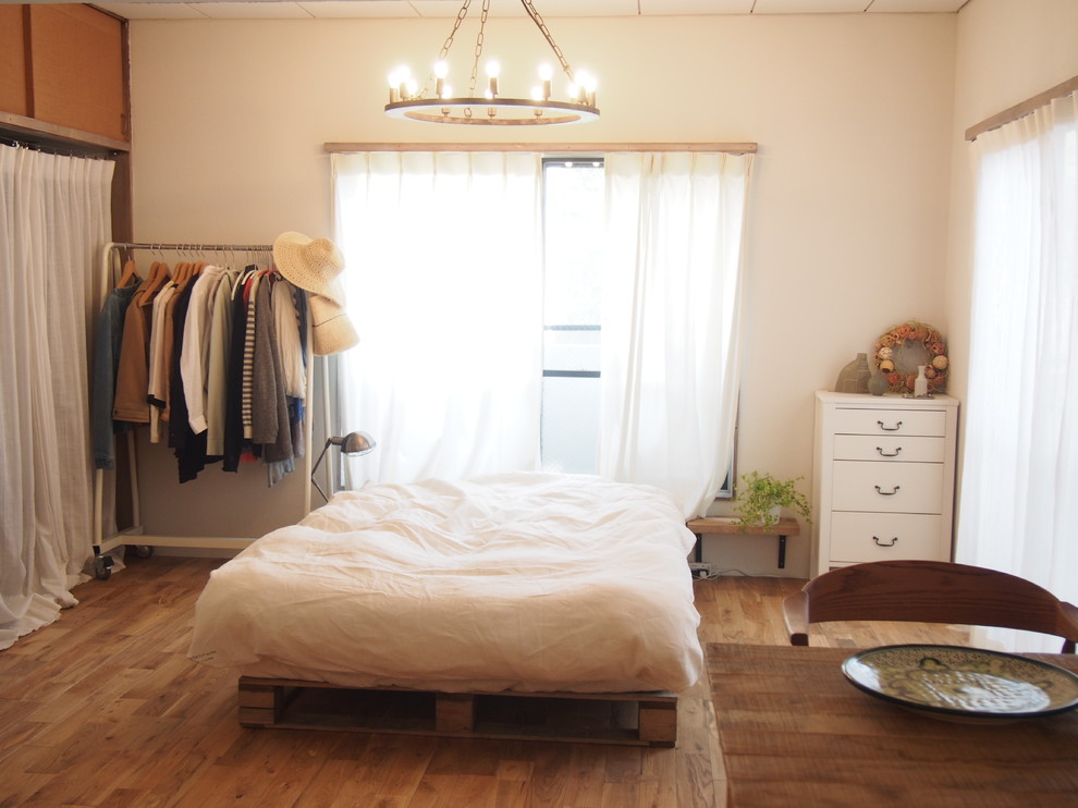 Rustic bedroom in Tokyo.