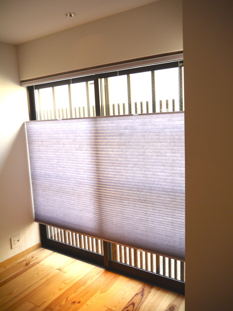 京都にある小さなアジアンスタイルのおしゃれな客用寝室