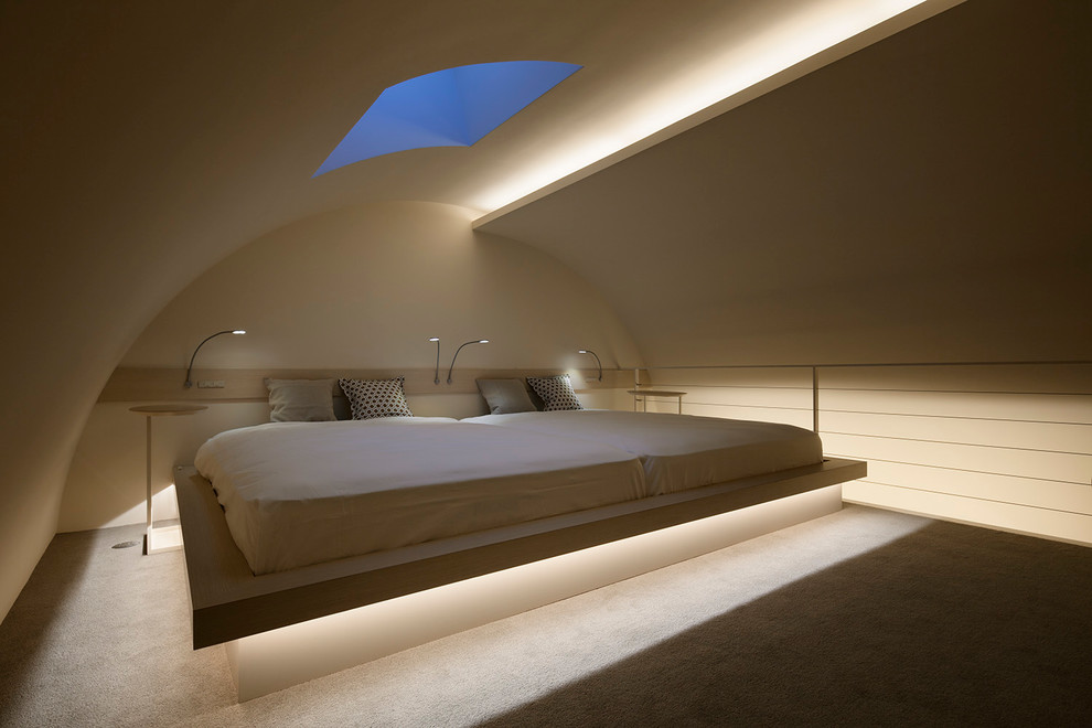 Photo of a contemporary bedroom in Tokyo Suburbs.