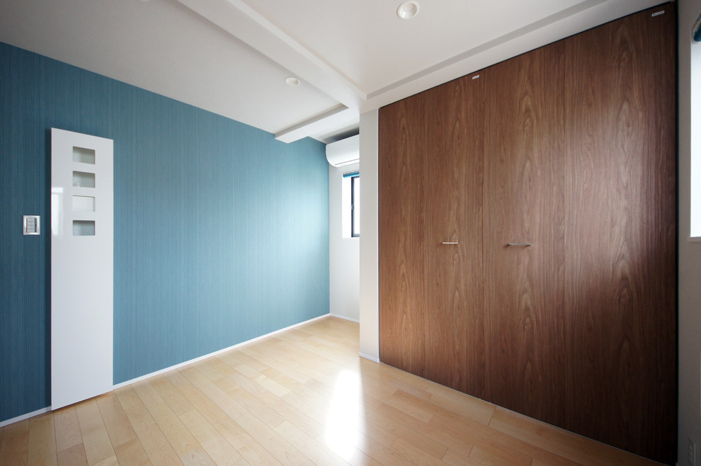 Design ideas for a modern bedroom in Tokyo.