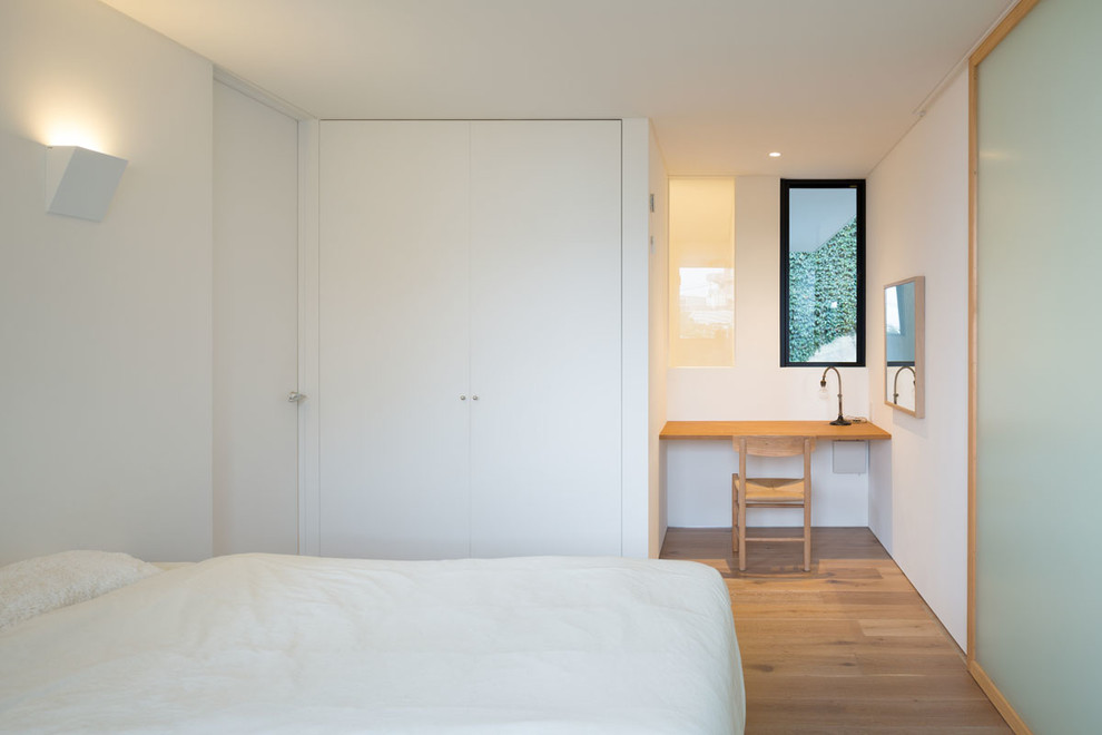横浜にあるコンテンポラリースタイルのおしゃれな寝室のレイアウト