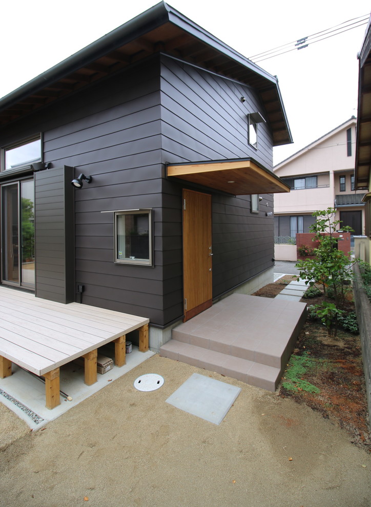 Design ideas for a small modern landscaping in Osaka.