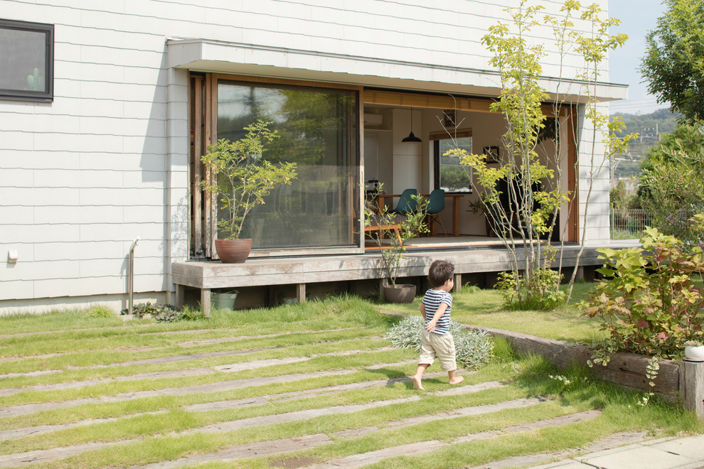 Contemporary garden in Tokyo Suburbs.