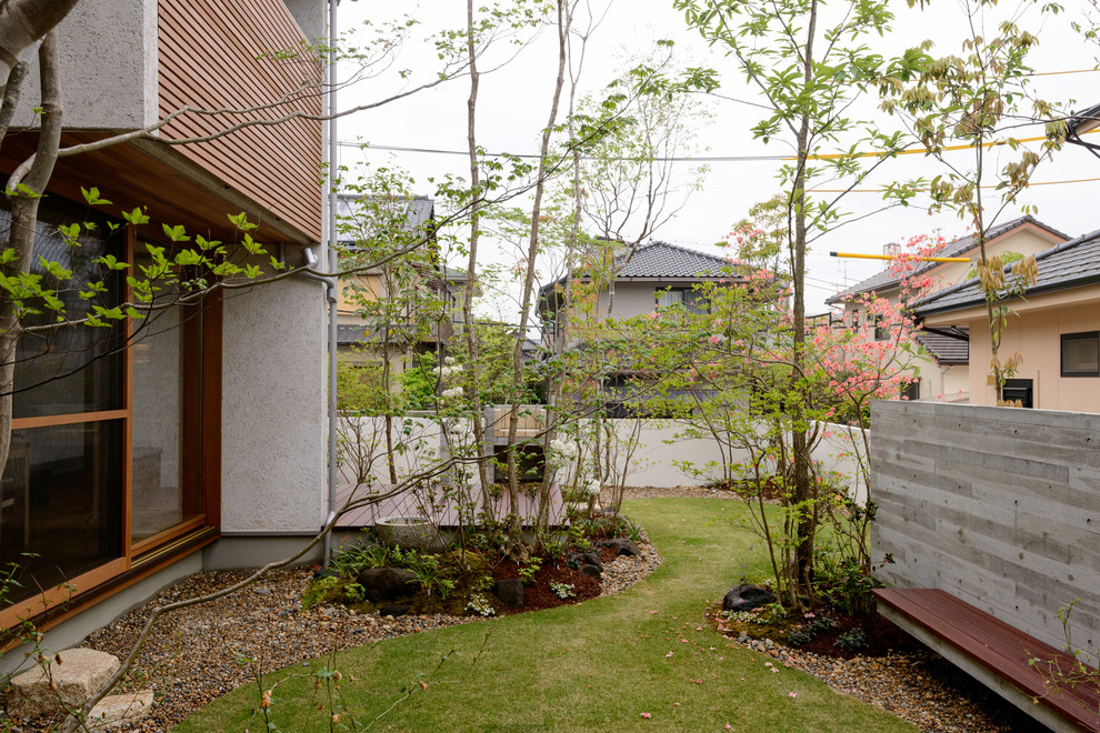 他の地域にある春のアジアンスタイルのおしゃれな庭 (日向) の写真