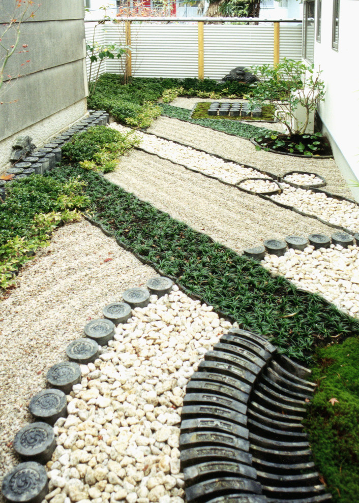Idée de décoration pour un jardin à la française asiatique.