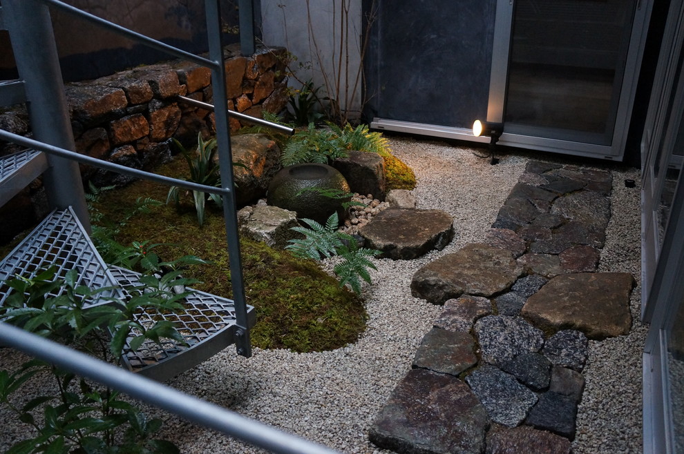 名古屋にある小さな和風のおしゃれな庭の写真