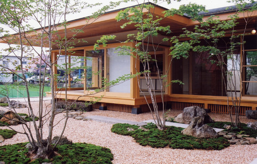 三波石 片岩 白 庭石 銘石 和風 庭園 造園 枯山水 花壇 植栽 坪