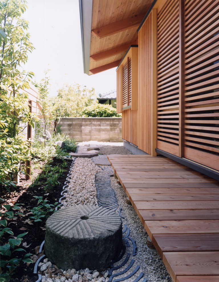 Inspiration for a world-inspired garden in Nagoya.