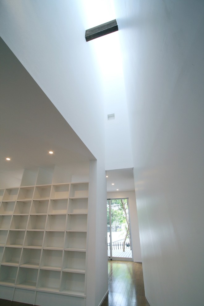 Esempio di un ingresso o corridoio minimalista di medie dimensioni