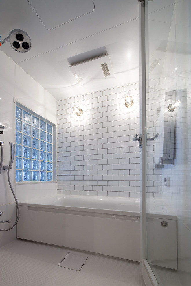 他の地域にあるインダストリアルスタイルのおしゃれな浴室の写真