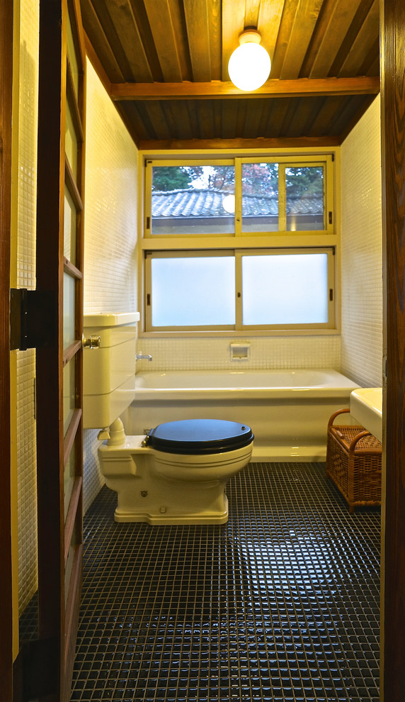 Example of a zen bathroom design in Tokyo Suburbs