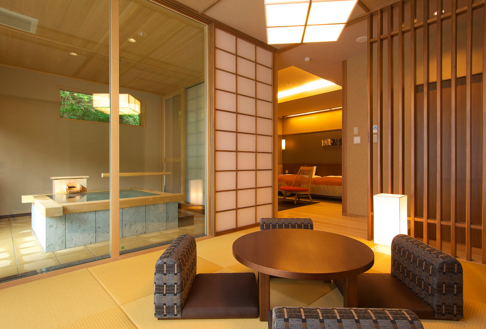 東京23区にある和風のおしゃれな浴室の写真