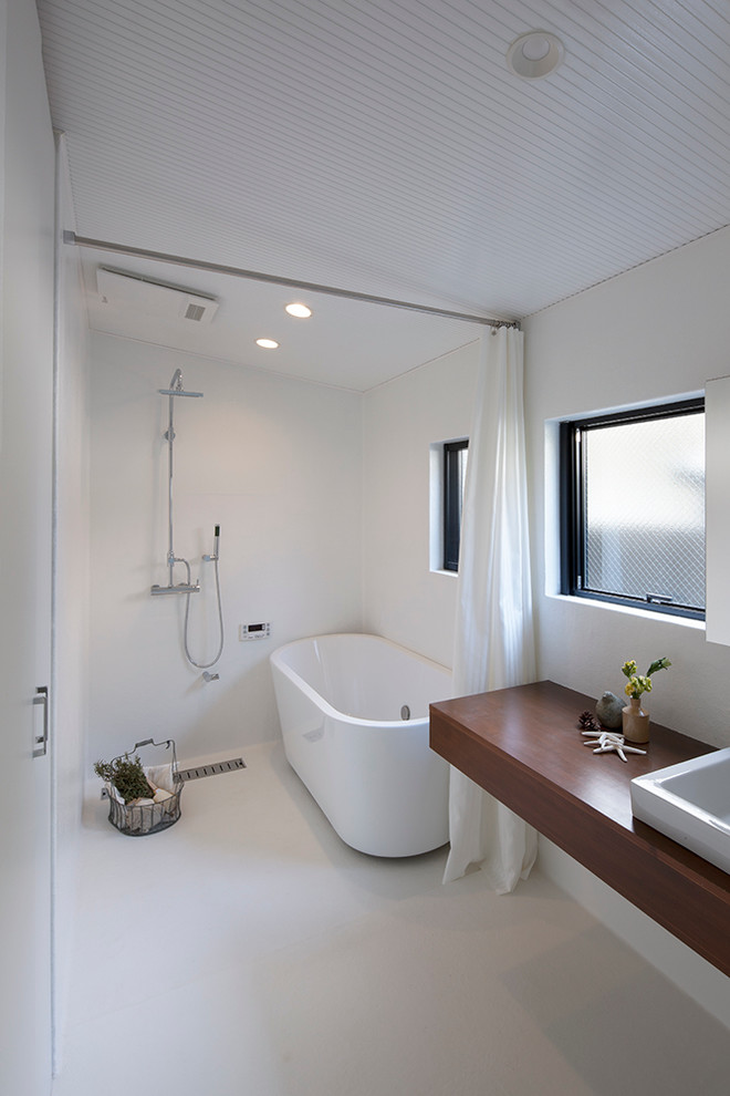 横浜にあるコンテンポラリースタイルのおしゃれな浴室の写真
