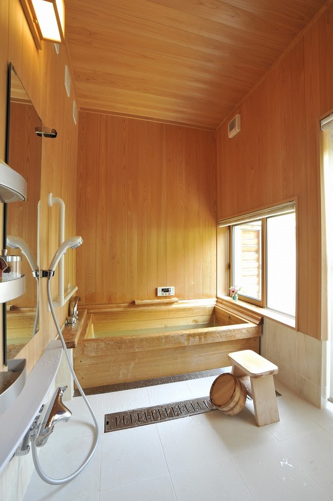 名古屋にある和風のおしゃれな浴室の写真