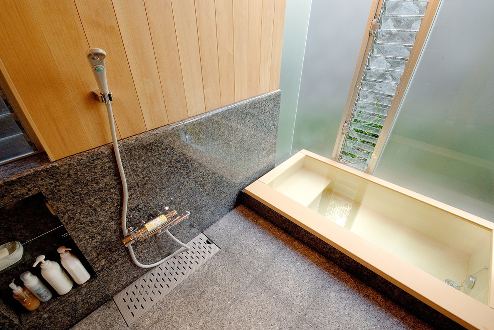 Стильный дизайн: ванная комната в восточном стиле с японской ванной - последний тренд
