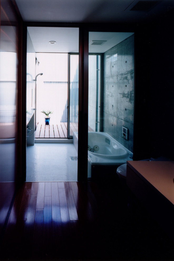Foto di una stanza da bagno industriale
