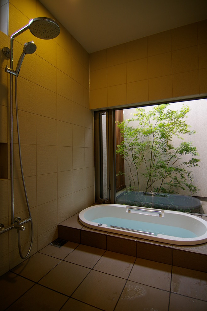 Inspiration for a midcentury ensuite bathroom in Other.