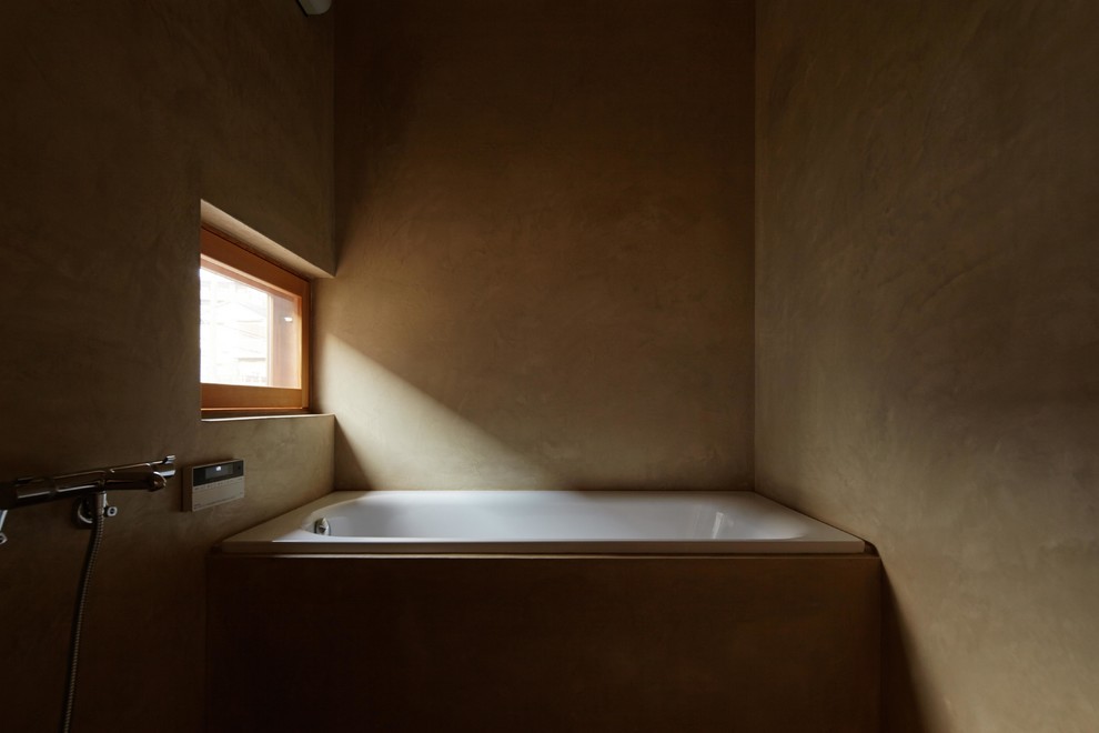 京都にあるアジアンスタイルのおしゃれな浴室の写真