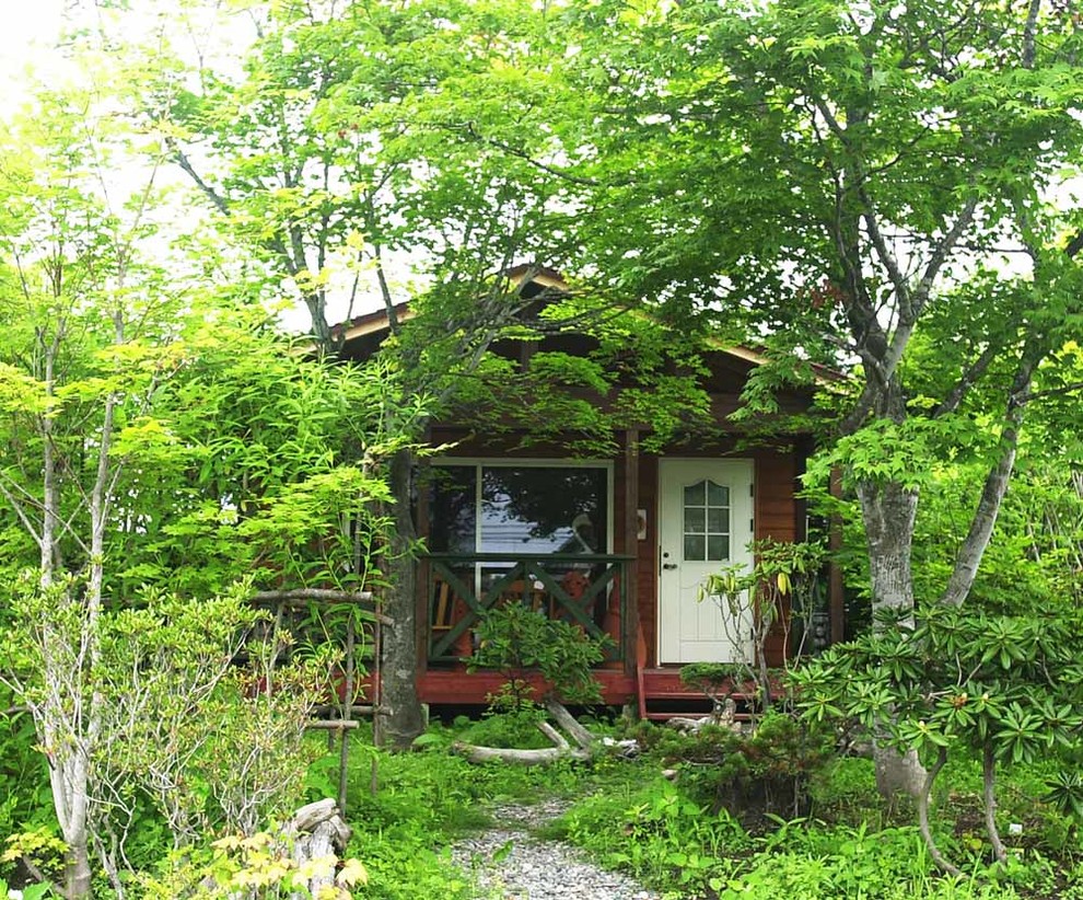 他の地域にあるトラディショナルスタイルのおしゃれな物置小屋・庭小屋の写真