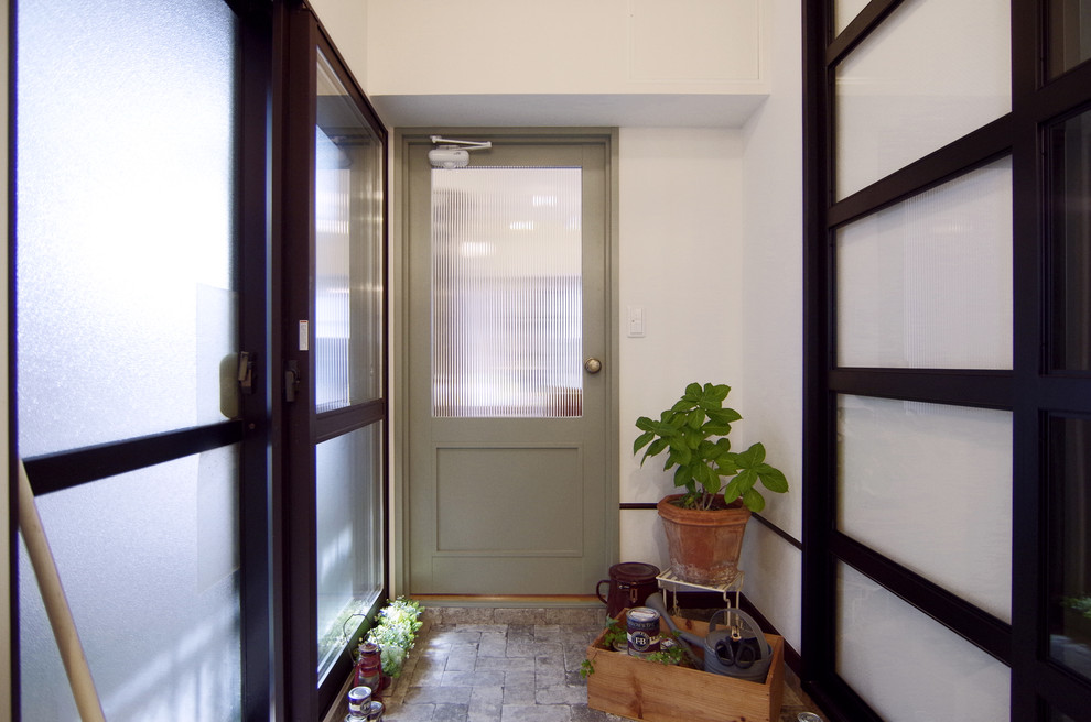 Inspiration for a scandinavian entryway remodel in Fukuoka