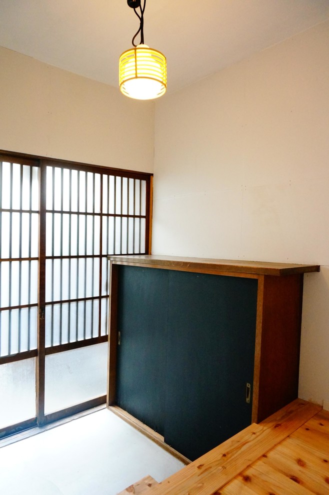 東京23区にある和風のおしゃれな玄関の写真
