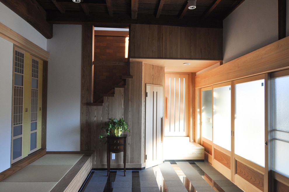 Idee per un ingresso o corridoio etnico con pavimento in tatami