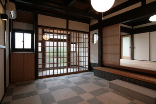 和風のおしゃれな玄関の画像 75選 - 2025年5月 | Houzz (ハウズ)