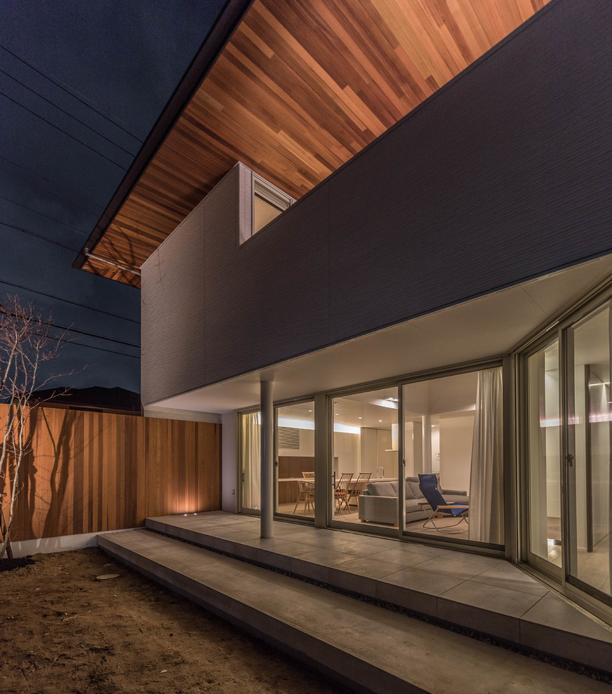 Design ideas for a contemporary front veranda in Nagoya.