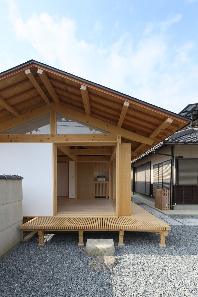 京都にある和風のおしゃれな縁側・ポーチの写真