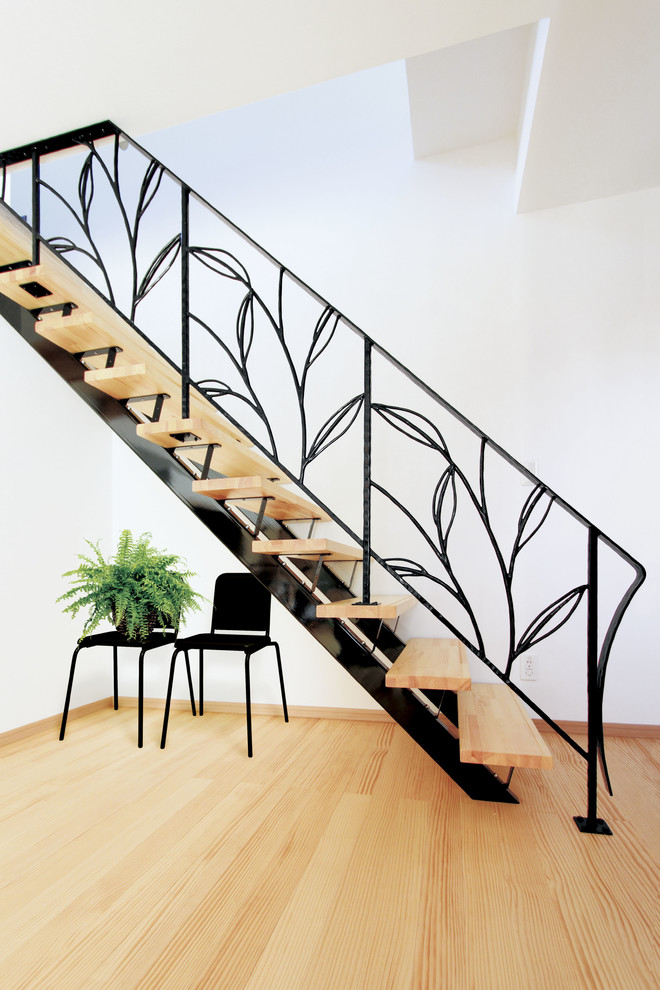Example of an island style staircase design in Nagoya