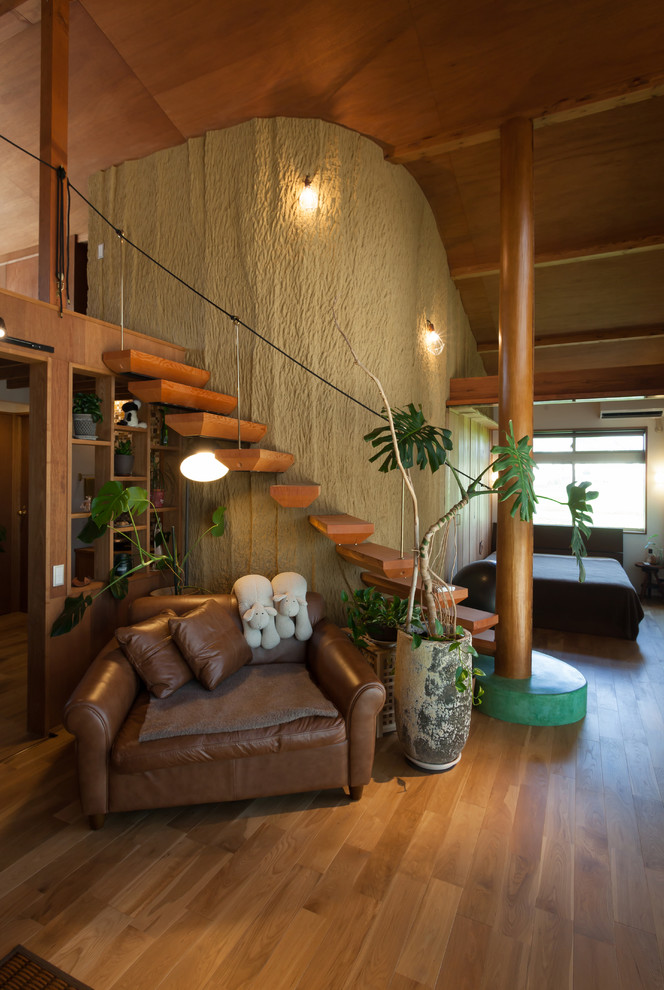 Inspiration for a zen staircase remodel in Kobe