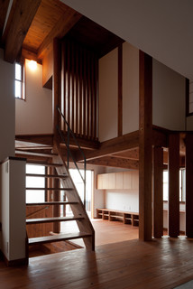 和風のおしゃれなオープン階段の画像 75選 - 2025年4月 | Houzz 和風のおしゃれなオープン階段の画像 75選 - 2025年4月 | Houzz