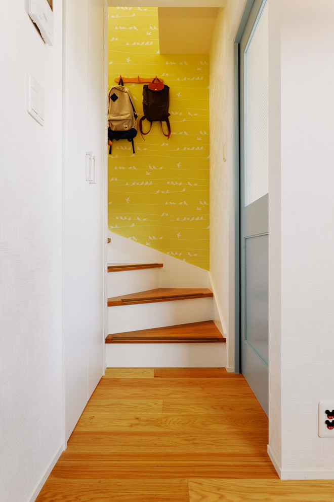 Источник вдохновения для домашнего уюта: лестница в стиле ретро