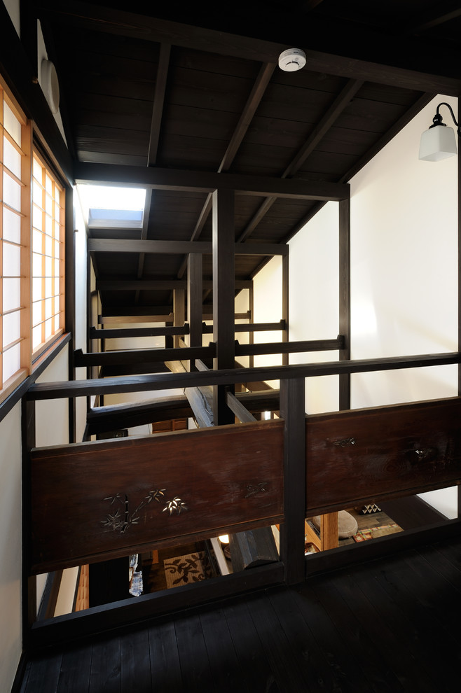 京都にある和風のおしゃれな階段の写真