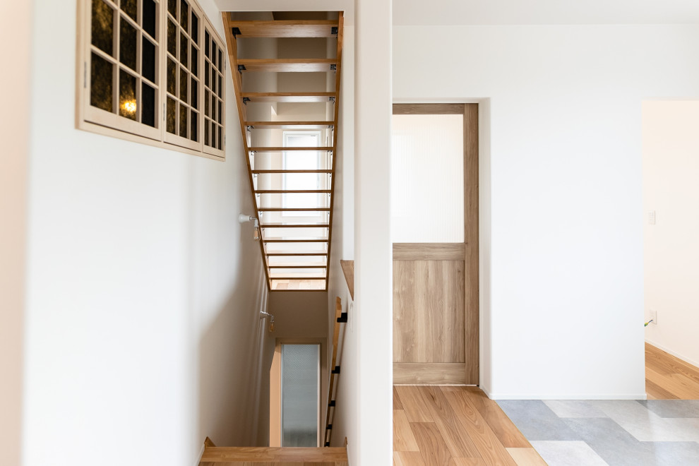 Gerade, Mittelgroße Moderne Treppe in Nagoya